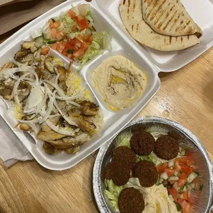 Shawarma with Chicken Falafel with Tahini and Gallic Plate 6pic