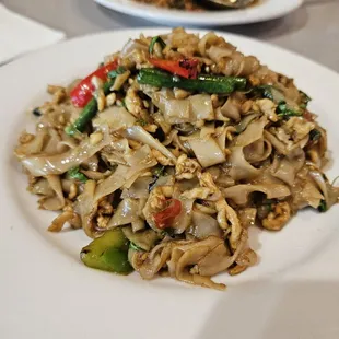 Pad Kee Mao w/ Chicken ($17)