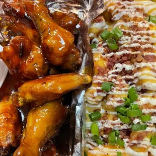 food, chicken wings and fried chicken