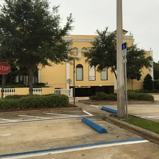 King Palace  - Middle Island area of Palm Coast Parkway heading east