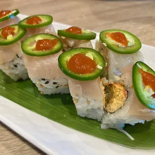 S21. Hamachi Heaven Roll