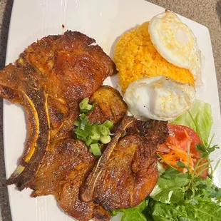 Broken rice with pork chop