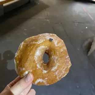 Raised Donuts Glazed