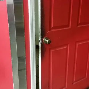 That&apos;s a dirty door...