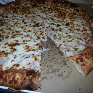 Cheese pizza, extra cheese