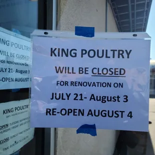 a sign on the door of a restaurant