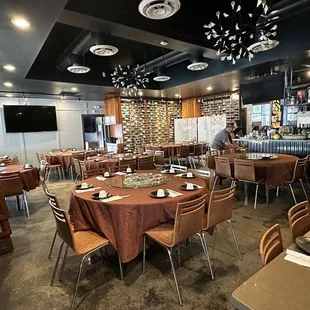 Interior. Left of door entrance from Kapiolani Blvd. .