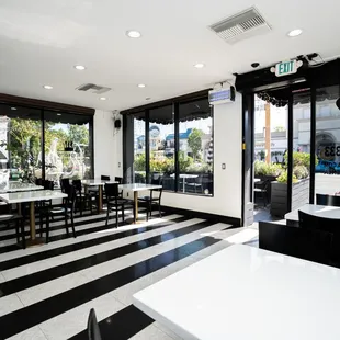 King's Kitchen - 1235 S Central Ave, Glendale, CA 91204 - (818) 649-1333 - Charcoal Beef Burger