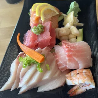 16 Piece Assorted Large Sashimi