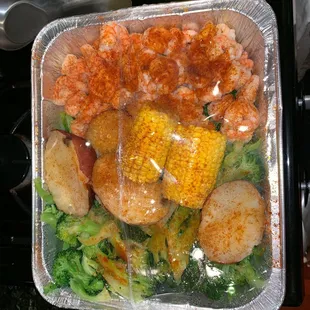 3lb steam shrimp spicy, 5 servings of broccoli, 2 serving corn potatoes. $43