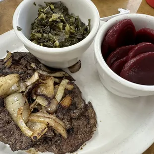 Liver with onions with beets and collards