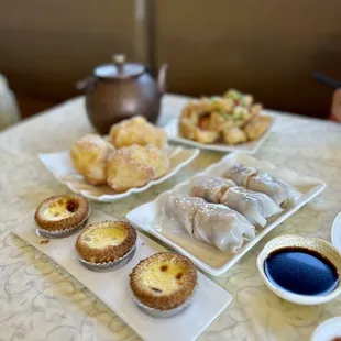 food, dough desserts, donuts