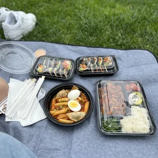 Tteokbokki, Tuna Kimbob, Tonkatsu Kimbob, Dosirak Jeyuk