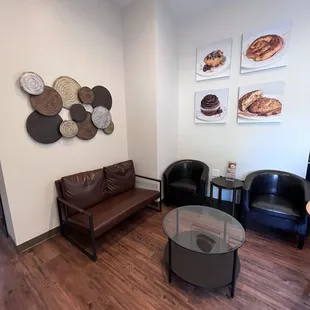 Sitting area and they have another room in back that I didn't venture into