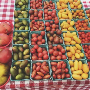tomatoes and pears