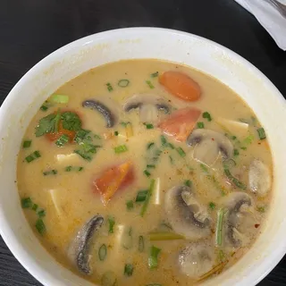 Tom Kha