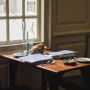 sushi and sashimi, interior