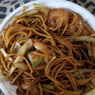 Shrimp lo mein