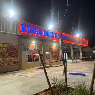 the front of a fast food restaurant