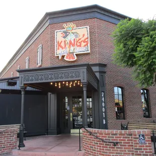Front: King&apos;s Fish House
