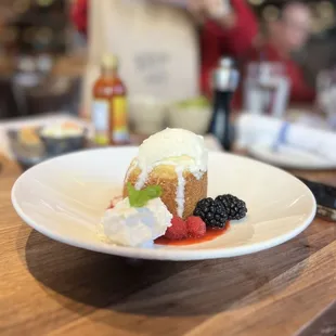 Butter cake, it's wonderful!!! Don't share!