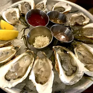 A dozen of Naked Cowboy oysters