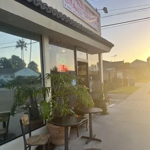 Sunset at King's Kabob front facade
