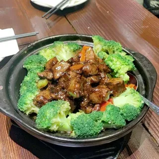 Red Wine Black Pepper Steak Claypot
