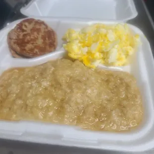 a tray of breakfast food