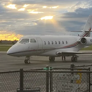 Enjoy the beauty of aircrafts while dining with us!