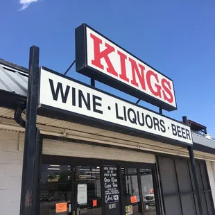 the front of kings wine liquor