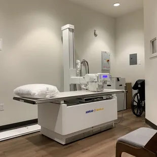 Kings Medical Centers in Visalia offers 8 exam rooms and an on-site x-ray room.