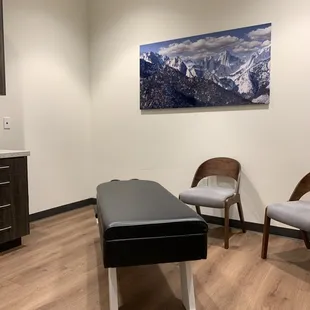 Kings Medical Centers in Visalia offers 8 exam rooms and an on-site x-ray room.