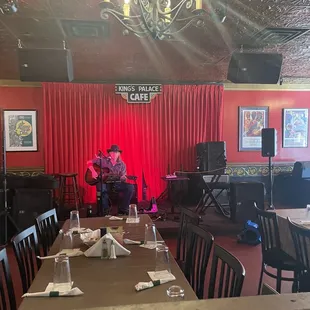 Dining with great music