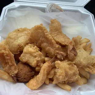 Scallops shrimp n fries