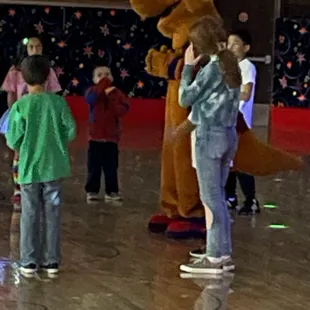 Hokie Pokie with Roo