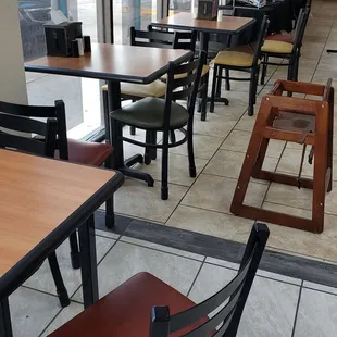 Small area where you can sit and eat.