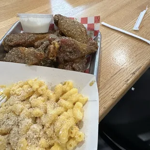 Mac and cheese and Kings Way Dry Rub