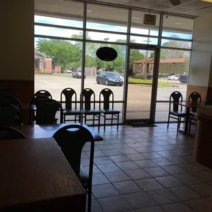 a view of the outside of a restaurant