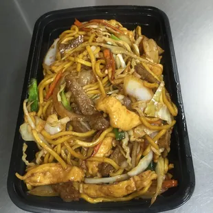 combination lo mein