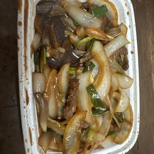 A plate full of raw fucking onions disgusting