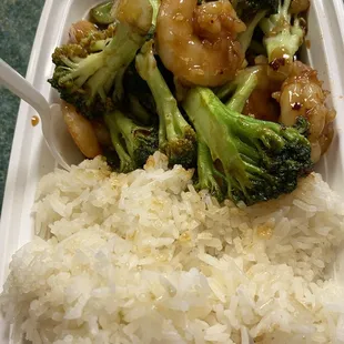 Shrimp with broccoli