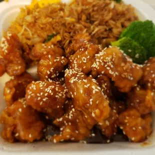Sesame chicken lunch special.