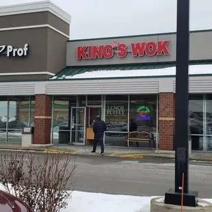 the front of a king&apos;s wok store