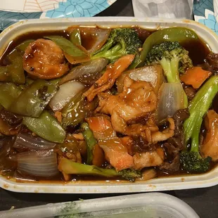 Triple Delight w/ garlic sauce
