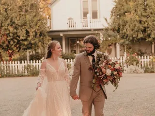 Victorian Gardens of Two Sisters