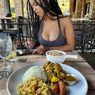 Curry Chicken, spinach Rice, cabbage, and plantains.  Doesn&apos;t that just look delicious?