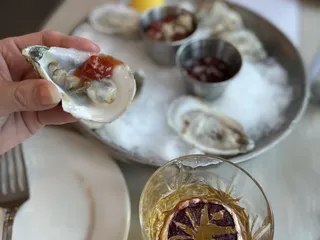 Hummingbird Bar & Kitchen