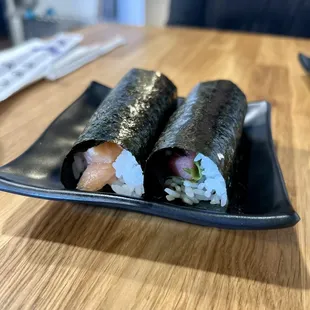 Salmon Hand Roll