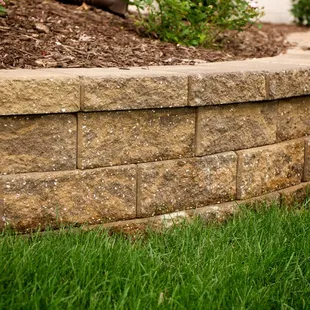 Raised planting bed